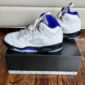 Air Jordan 5 Retro, white/dark concord, size 4.5Y